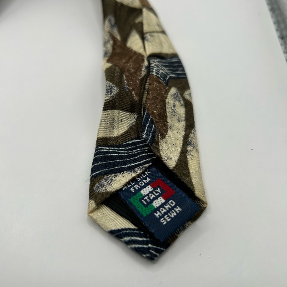 Mulberry Abstract Leaf Pattern Tie - image 5